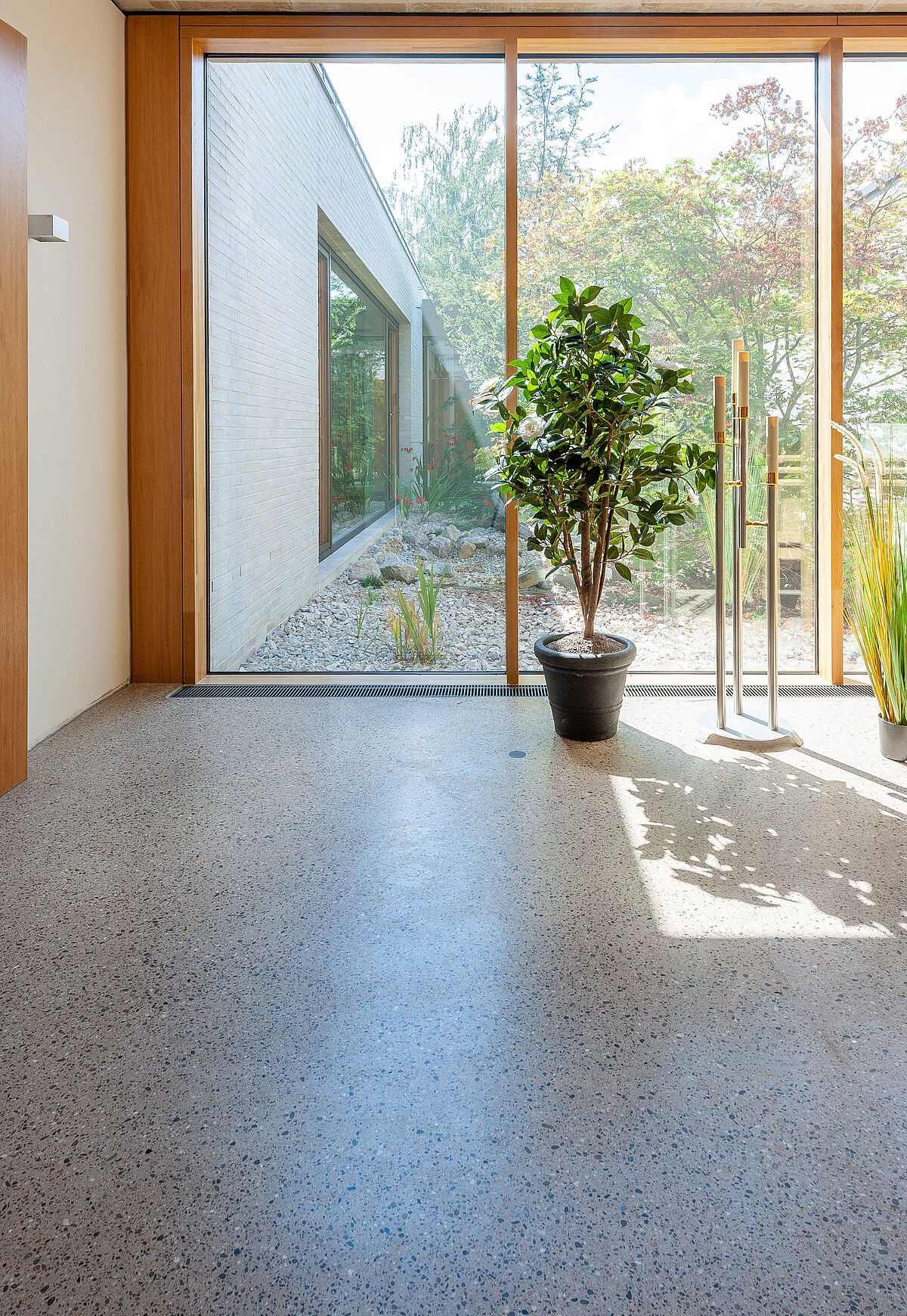 Kermaische gietvloer